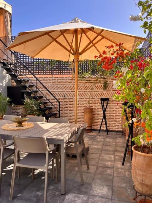 Riad Miloud En Exclusivite 10 P Au Coeur De La Medina Marrakesh Exterior foto